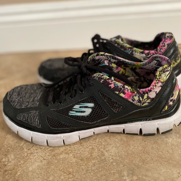 Skechers | Shoes | Skeckers Relaxed Fit 